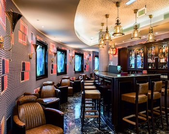 hotel jaguar oporto airport to hotel and city is a free shuttle service
