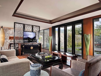 pullman lijiang resort and spa