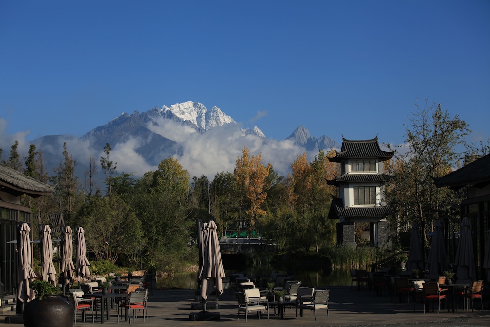 pullman lijiang resort and spa