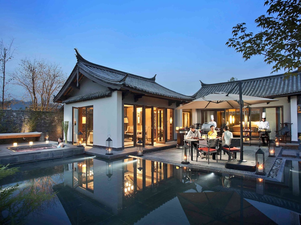 pullman lijiang resort and spa