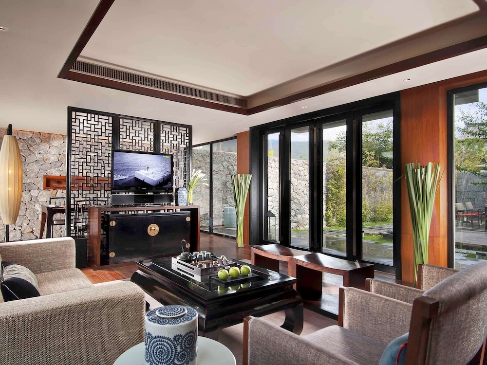 pullman lijiang resort and spa