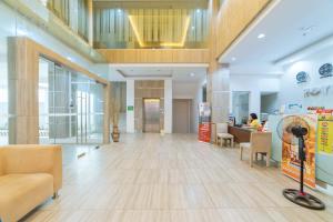 reddoorz plus hotel metro