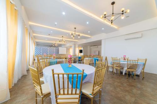reddoorz plus hotel metro