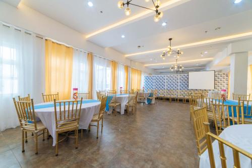 reddoorz plus hotel metro