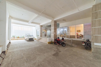 reddoorz plus hotel metro