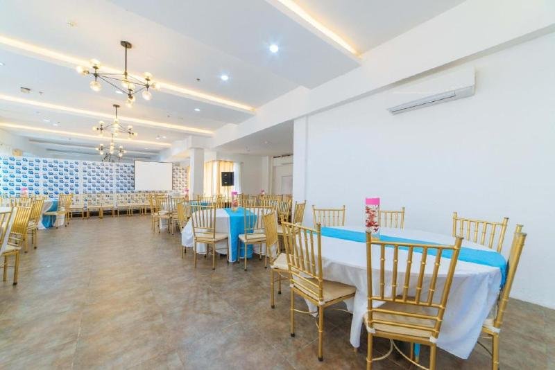reddoorz plus hotel metro
