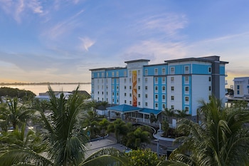 compass hotel by margaritaville anna maria sound