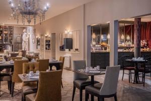 hotel litteraire gustave flaubert signature collection