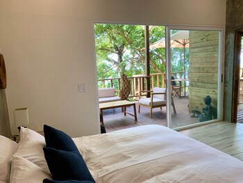 saboga lodge and villa noelia
