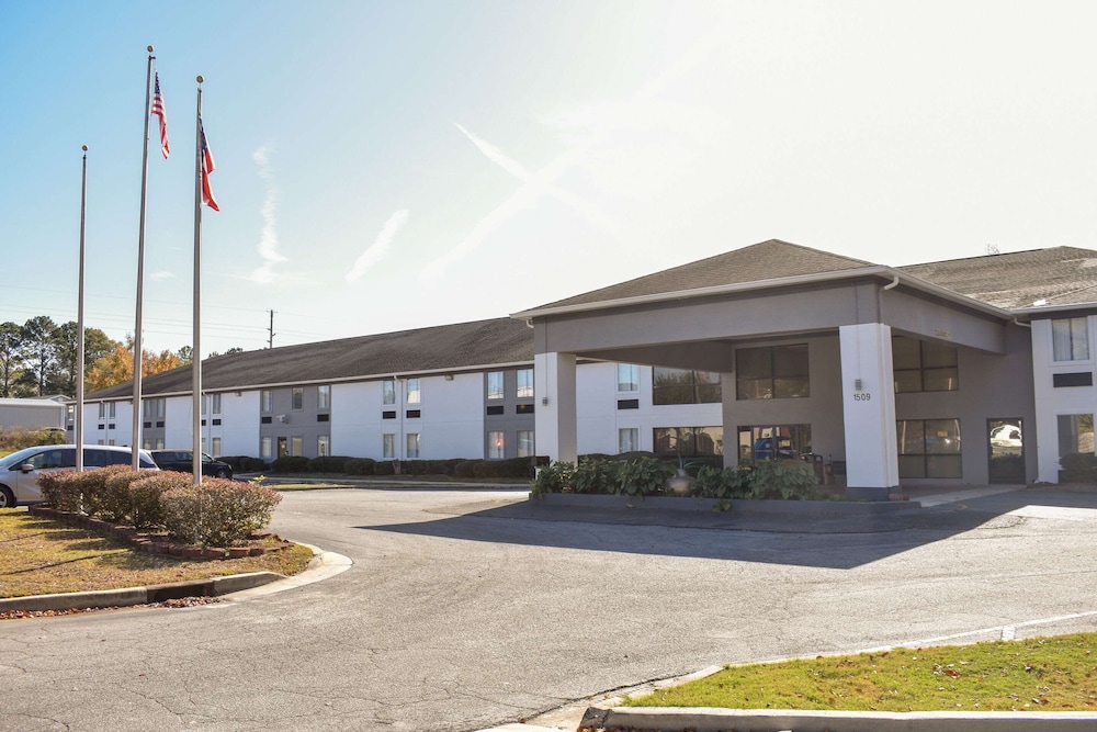 clarion pointe vidalia lyons west
