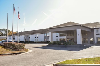 clarion pointe vidalia lyons west