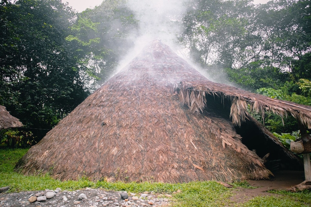 ditsowou lodge and tours