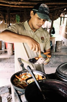 ditsowou lodge and tours