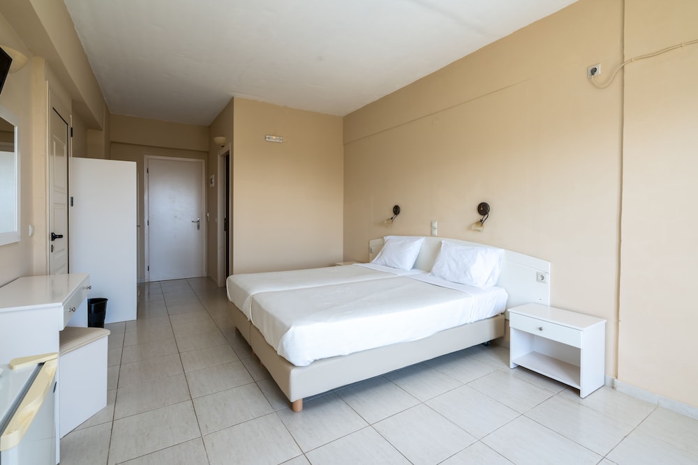 the maxine hotel adults only