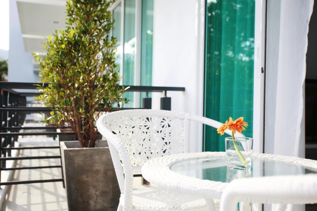 one world one home naiharn hotel