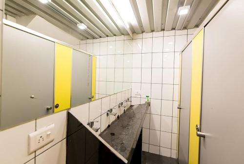 hotel new sky palace residency near international airport