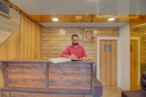 hotel new sky palace residency near international airport