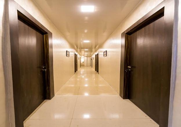 hotel new sky palace residency near international airport