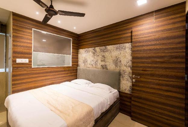 hotel new sky palace residency near international airport