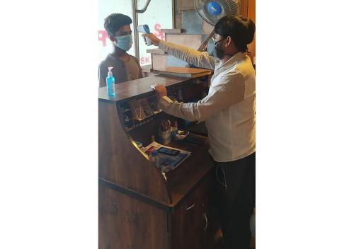 hotel new sky palace residency near international airport