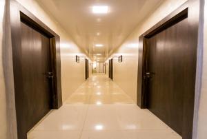 hotel new sky palace residency near international airport