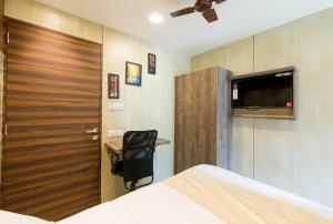 hotel new sky palace residency near international airport