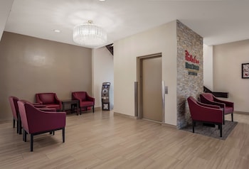 hometowne studios by red roof painted post