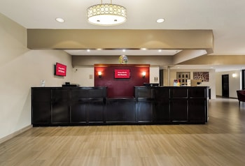 hometowne studios by red roof painted post