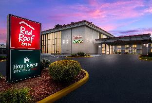 hometowne studios by red roof painted post