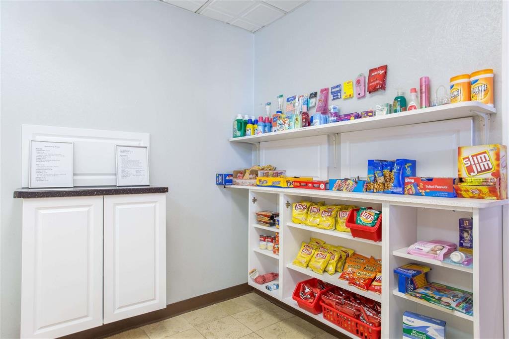 hometowne studios by red roof painted post