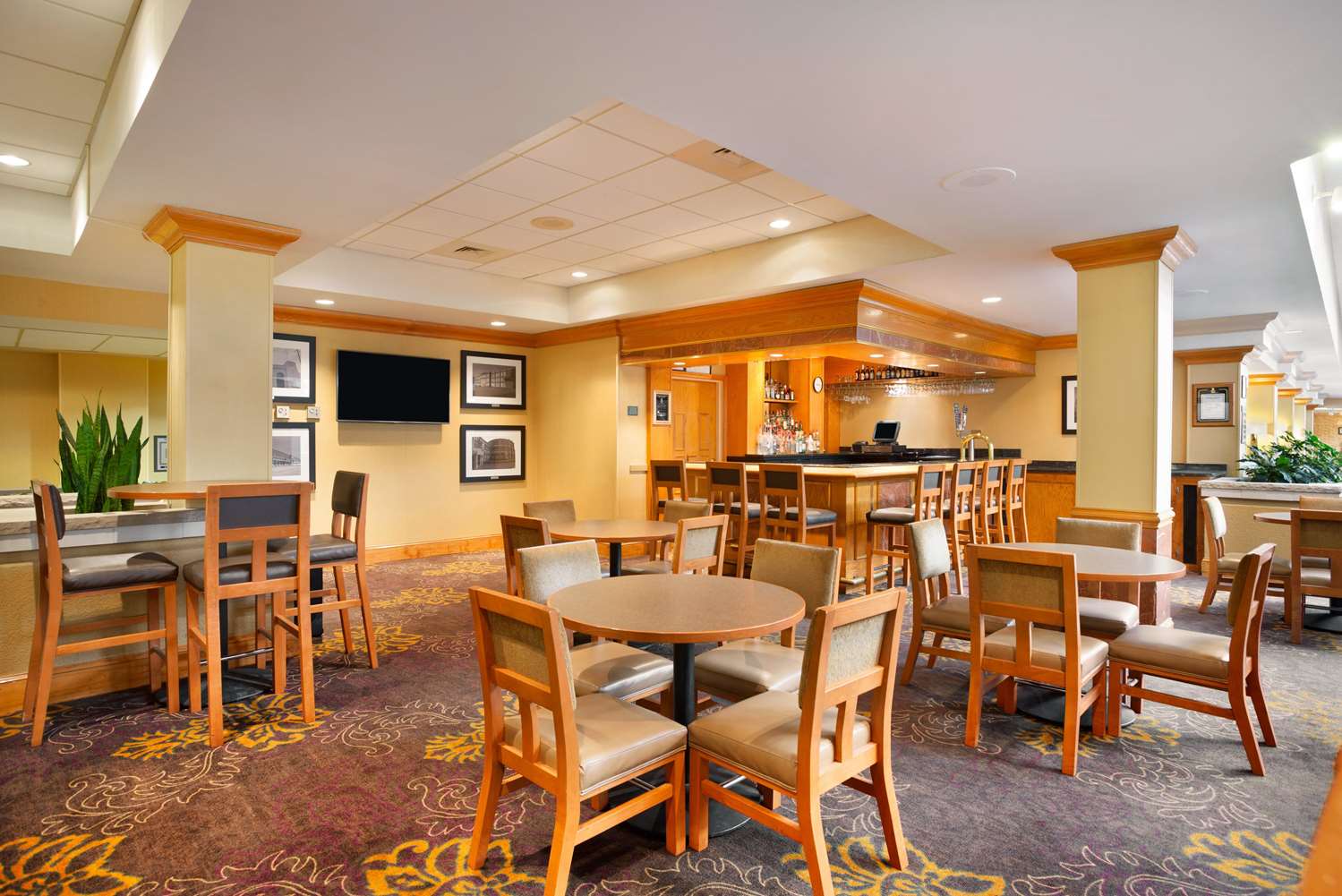 embassy suites by hilton greensboro airport
