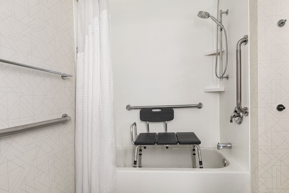 holiday inn express and suites greenville downtown by ihg