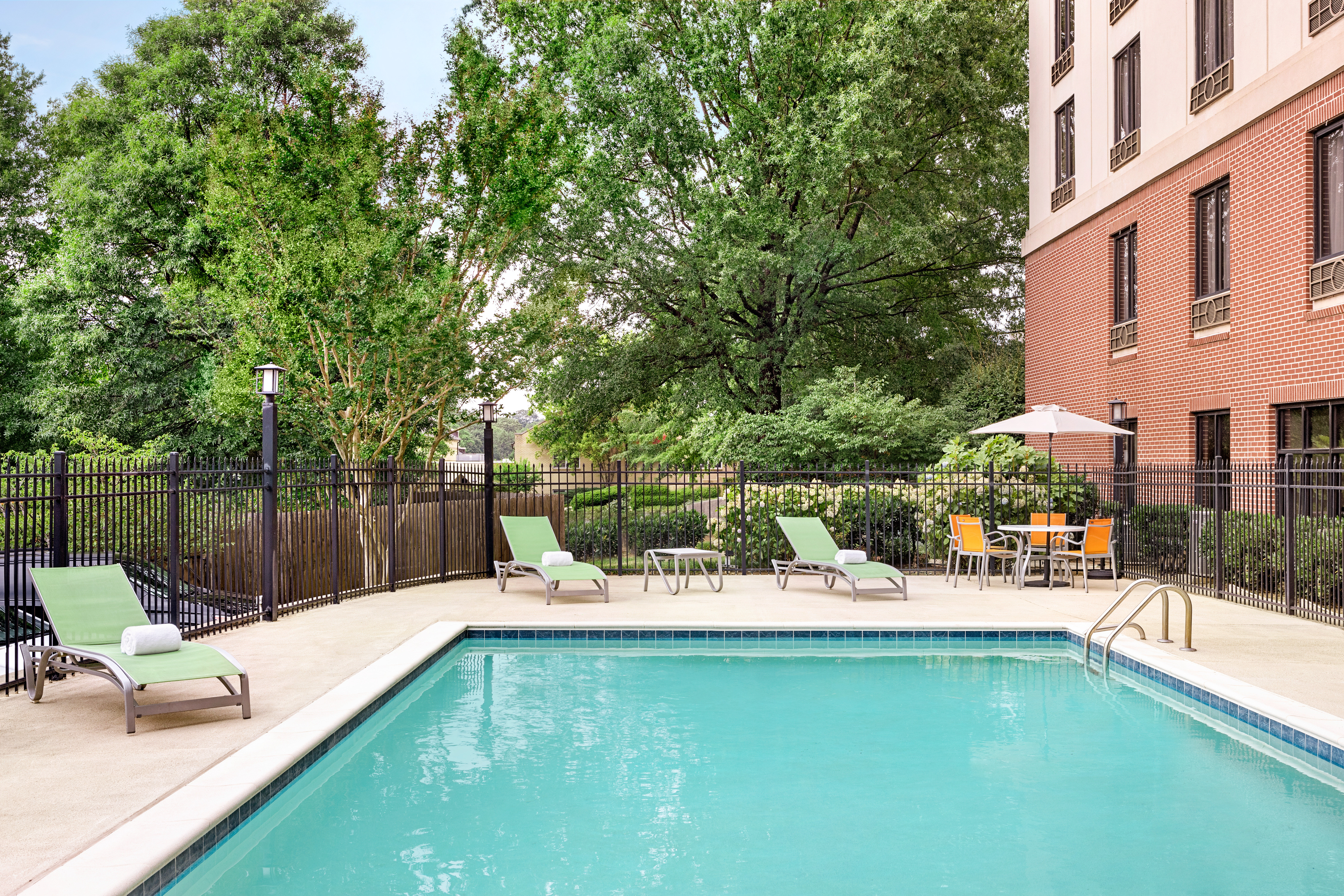 holiday inn express and suites greenville downtown by ihg