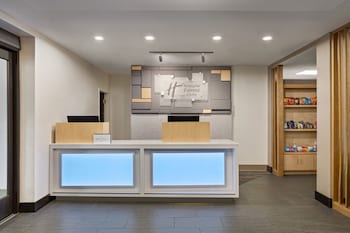 Holiday Inn Express & Suites Greenville - Downtown By Ihg,Greenville - Spartanburg>>Greenville,3 star