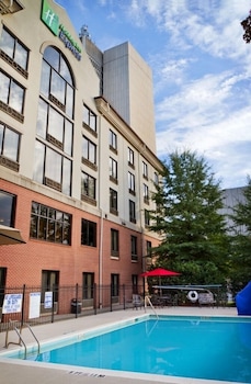 Holiday Inn Express & Suites Greenville - Downtown By Ihg,Greenville - Spartanburg>>Greenville,3 star