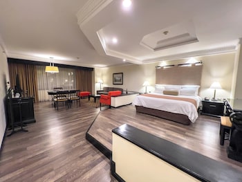 tikal futura hotel and convention center