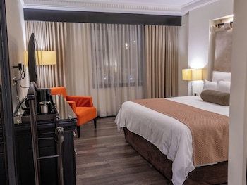 tikal futura hotel and convention center