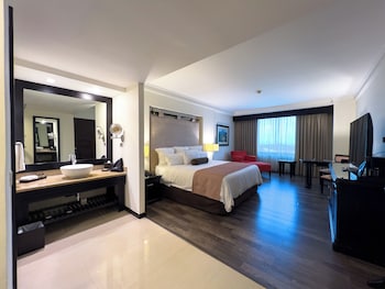 tikal futura hotel and convention center