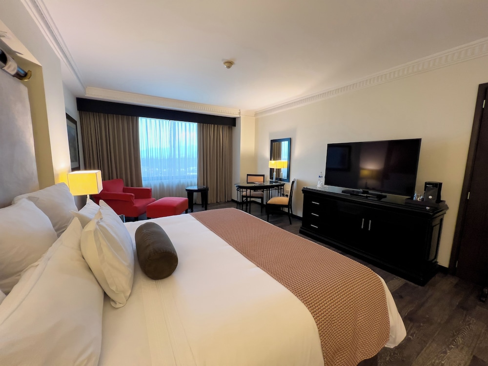 tikal futura hotel and convention center