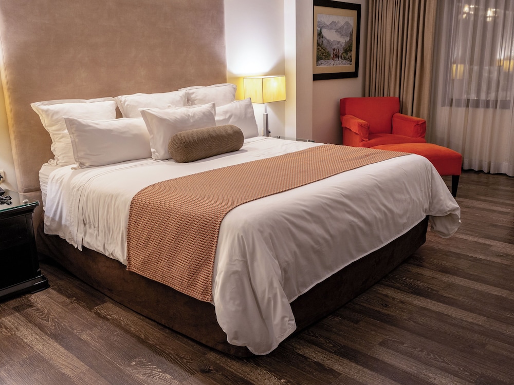 tikal futura hotel and convention center