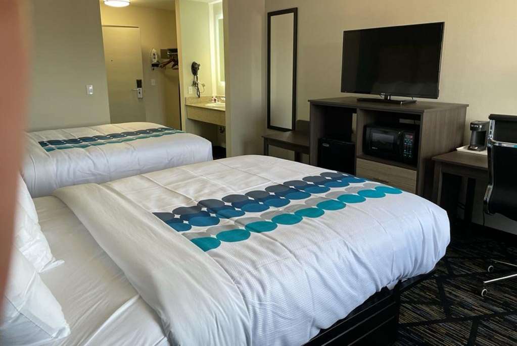 baymont by wyndham blackwell i 35