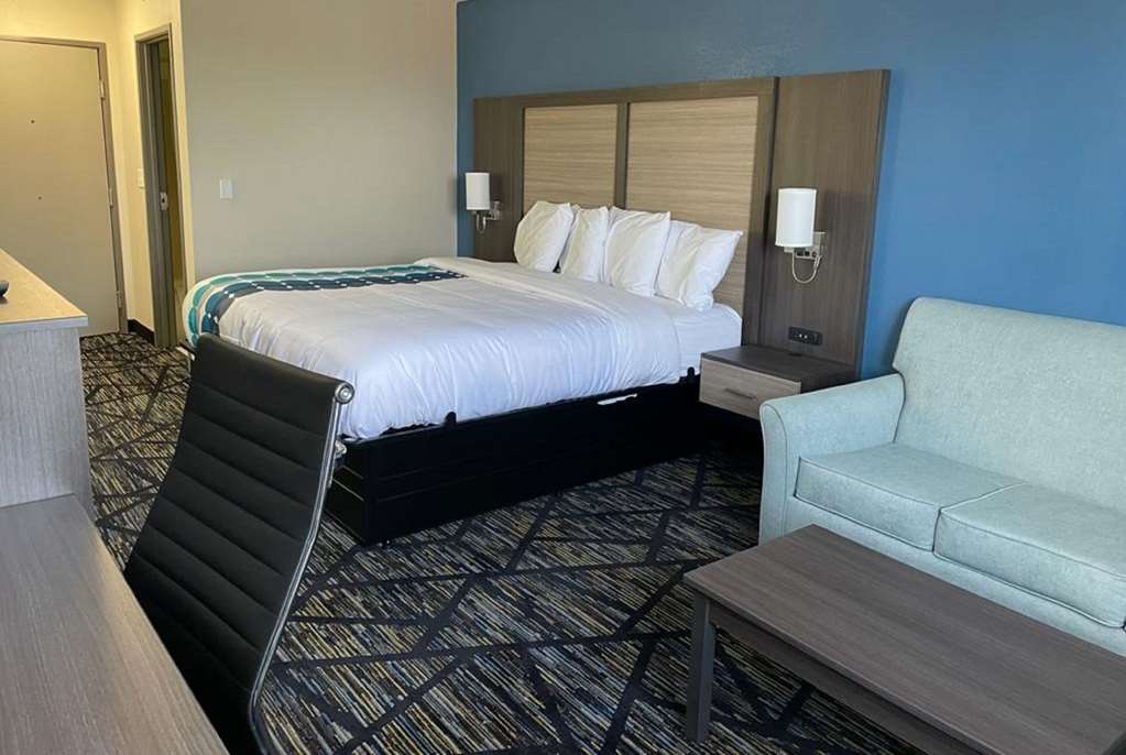 baymont by wyndham blackwell i 35