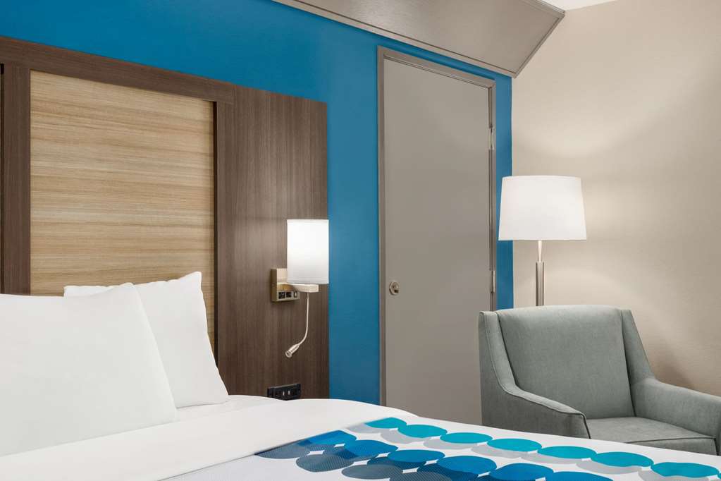 baymont by wyndham blackwell i 35