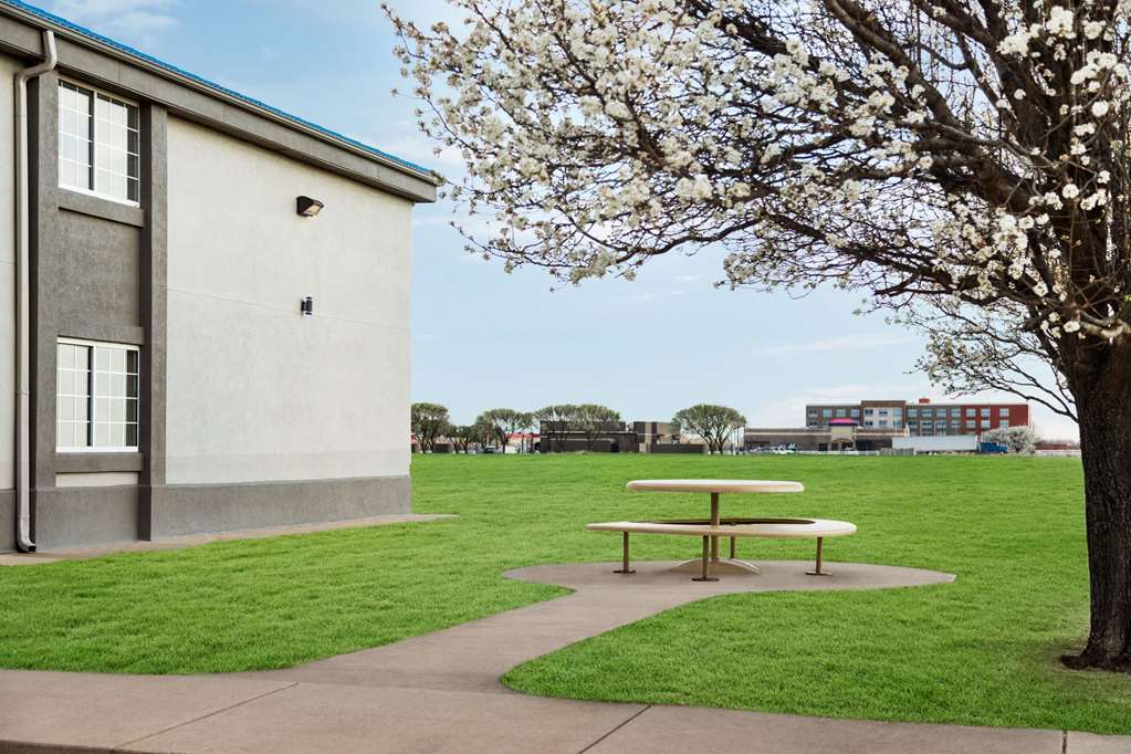 baymont by wyndham blackwell i 35