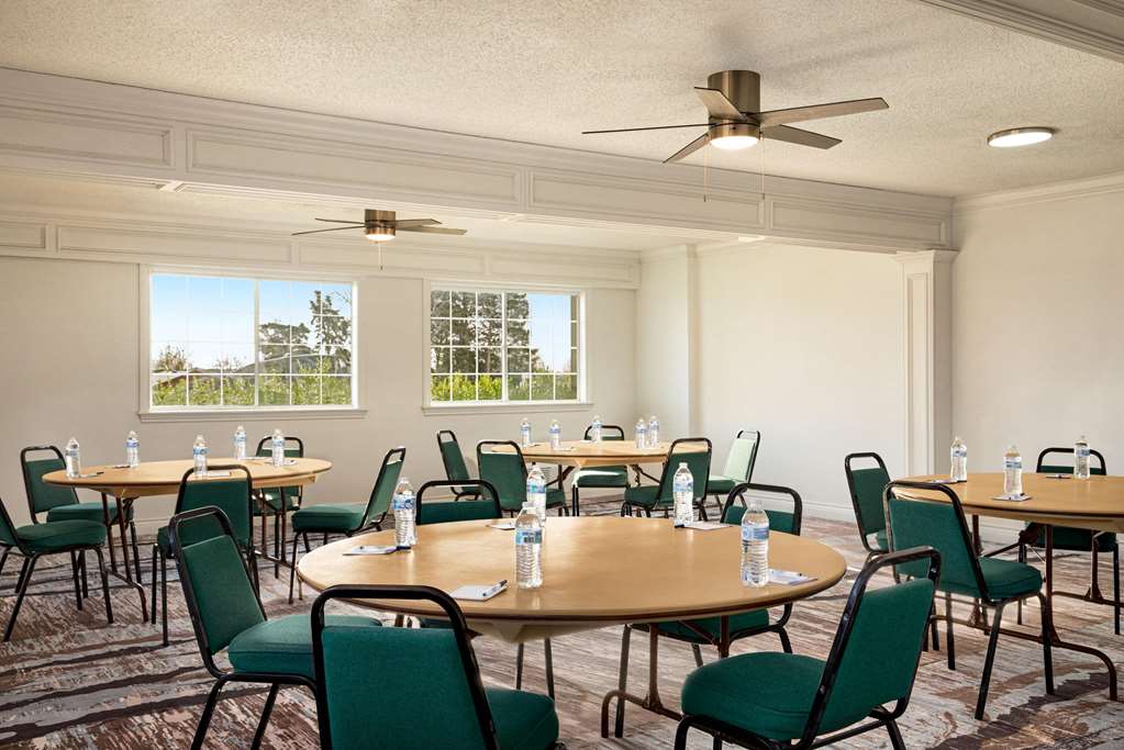 baymont by wyndham blackwell i 35