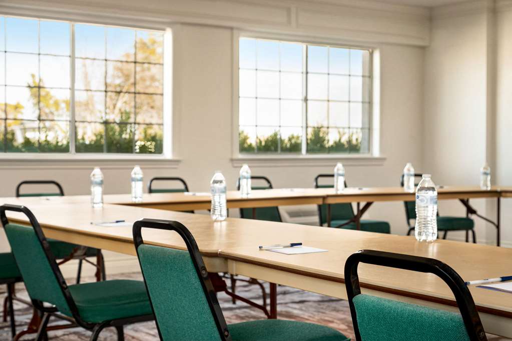 baymont by wyndham blackwell i 35