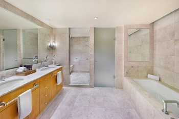 the ritz carlton executive residences