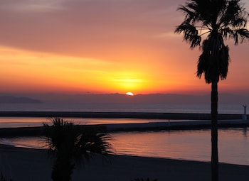 irago resort and convention hotel