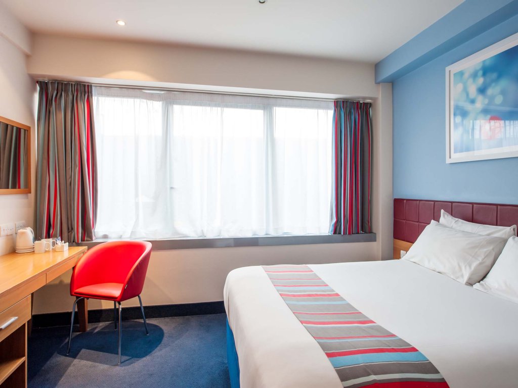 travelodge london central aldgate east