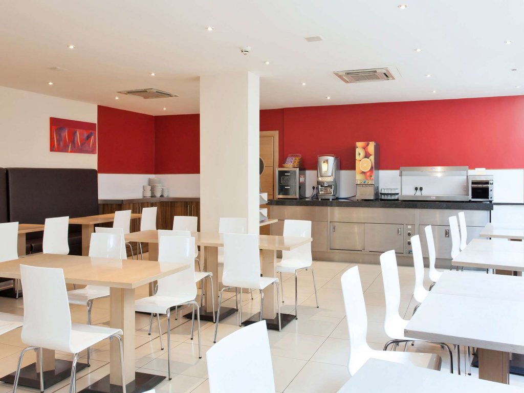 travelodge london central aldgate east